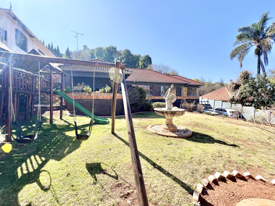 4 Bedroom Property for Sale in Cyrildene Gauteng