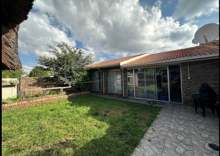 2 Bedroom Property for Sale in South Crest Gauteng