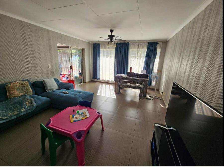 2 Bedroom Property for Sale in South Crest Gauteng