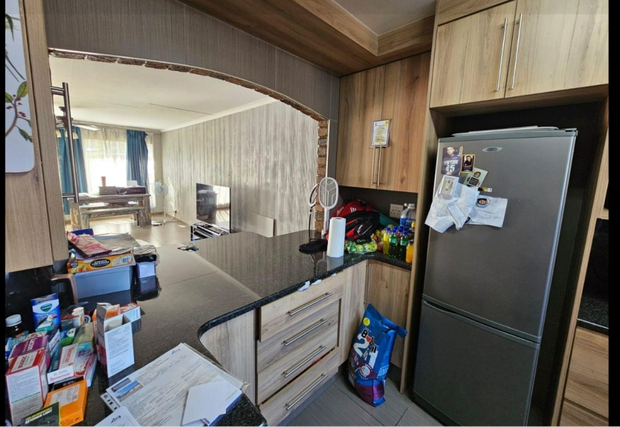 2 Bedroom Property for Sale in South Crest Gauteng