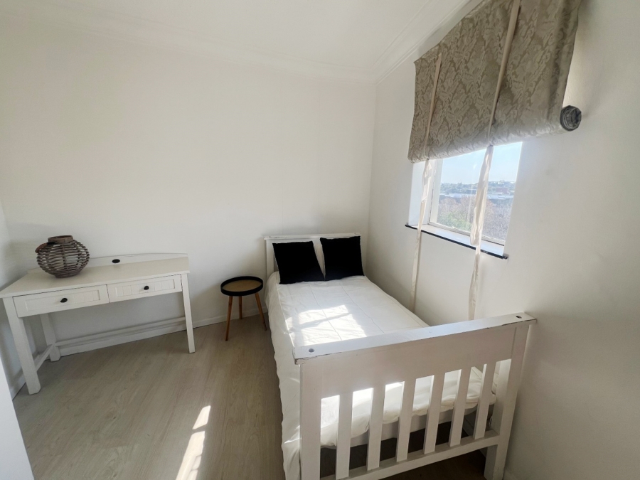 To Let 2 Bedroom Property for Rent in Sandhurst Gauteng