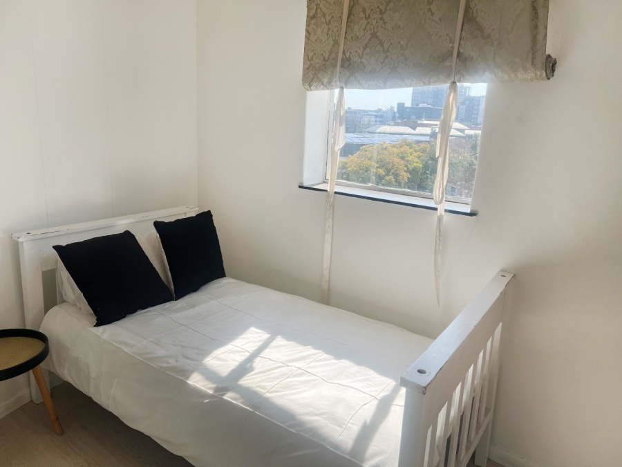 To Let 2 Bedroom Property for Rent in Sandhurst Gauteng