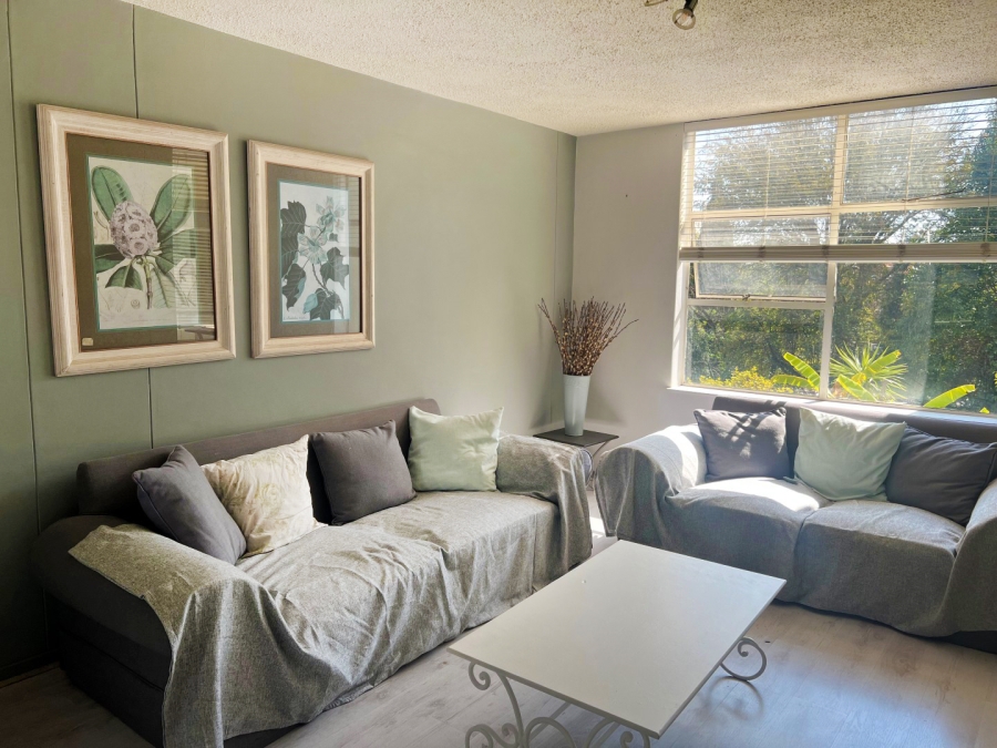 To Let 1 Bedroom Property for Rent in Sandhurst Gauteng