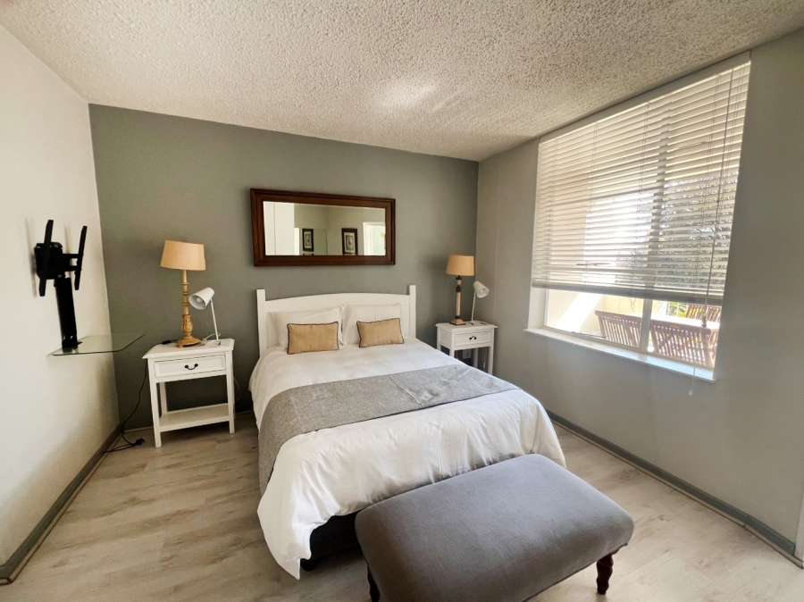 To Let 1 Bedroom Property for Rent in Sandhurst Gauteng