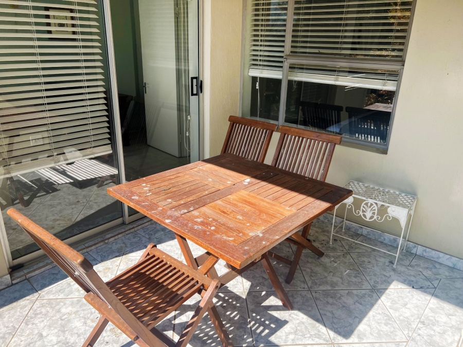 To Let 1 Bedroom Property for Rent in Sandhurst Gauteng