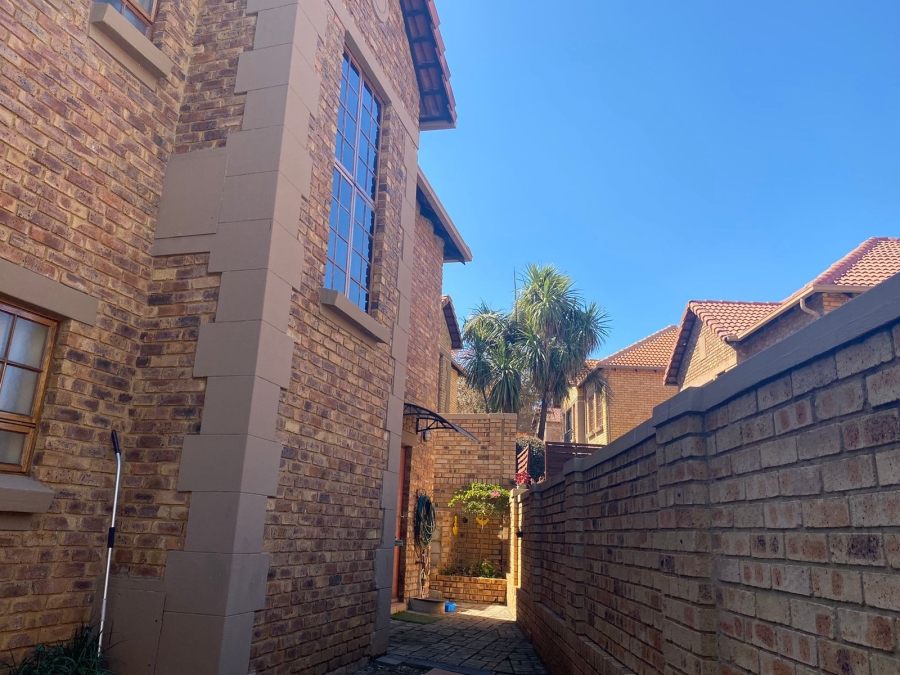 4 Bedroom Property for Sale in Meyersdal Gauteng