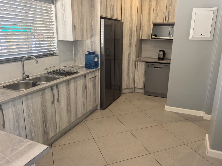4 Bedroom Property for Sale in Witpoortjie Gauteng