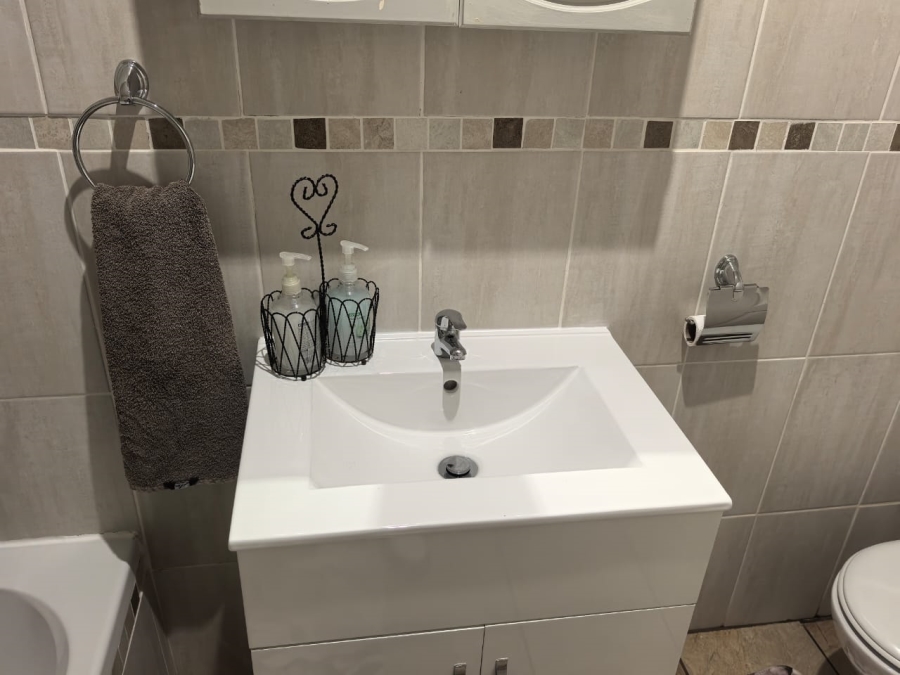 4 Bedroom Property for Sale in Witpoortjie Gauteng