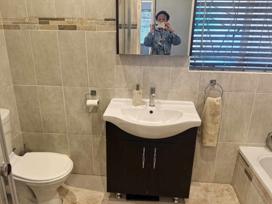 4 Bedroom Property for Sale in Witpoortjie Gauteng
