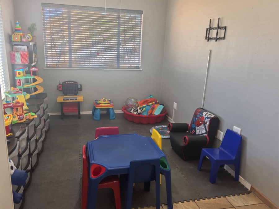 4 Bedroom Property for Sale in Witpoortjie Gauteng