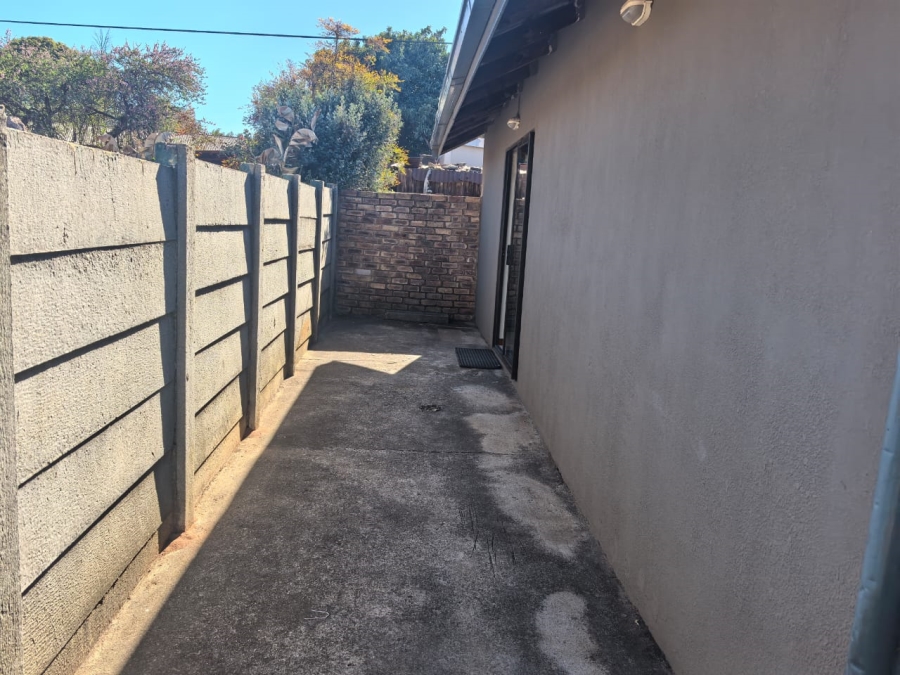 4 Bedroom Property for Sale in Witpoortjie Gauteng
