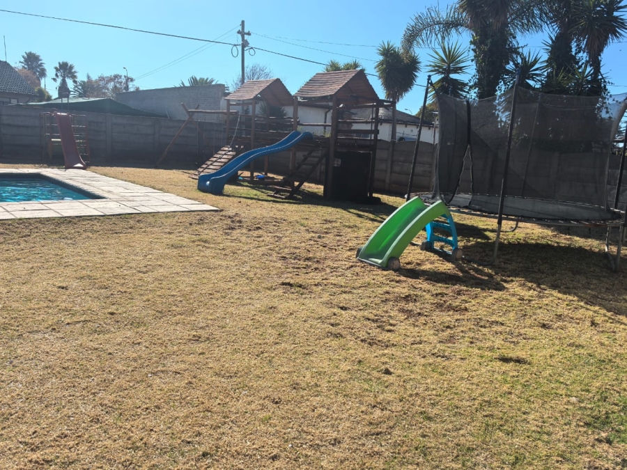 4 Bedroom Property for Sale in Witpoortjie Gauteng
