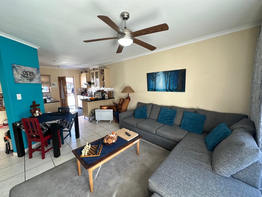 To Let 2 Bedroom Property for Rent in Waverley Gauteng