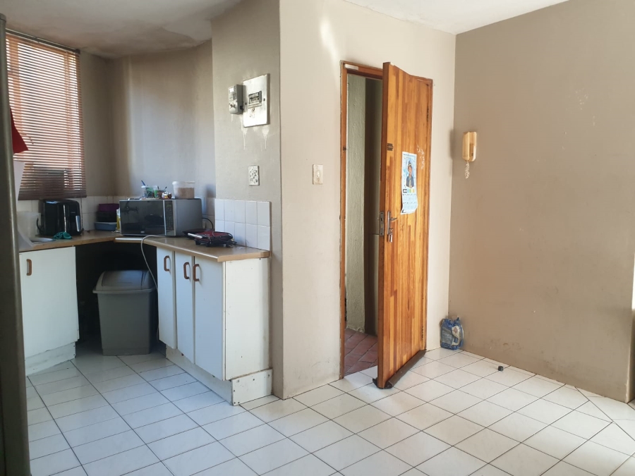 To Let 2 Bedroom Property for Rent in Florida Gauteng