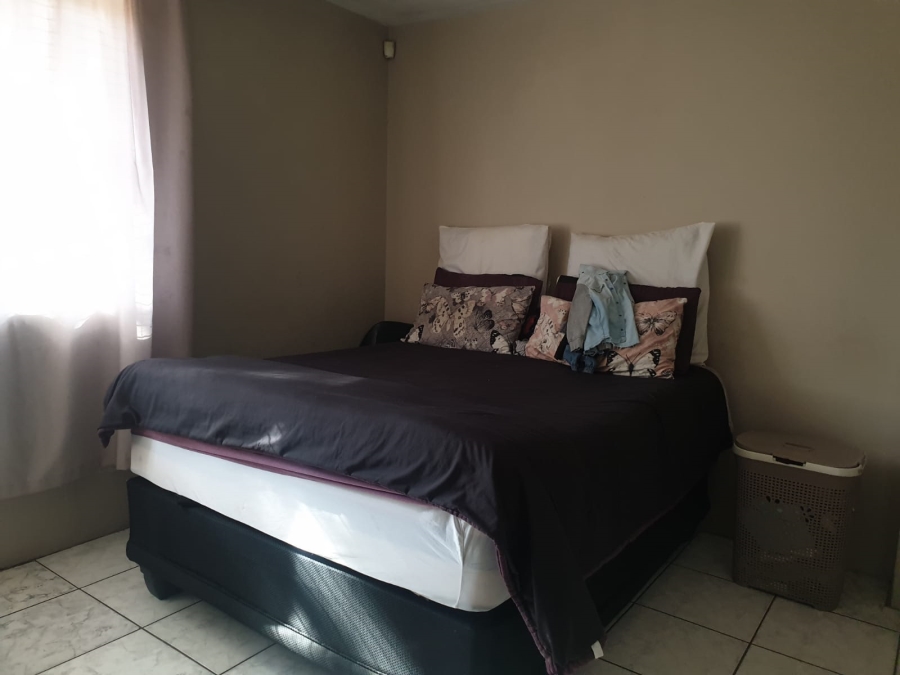 To Let 2 Bedroom Property for Rent in Florida Gauteng