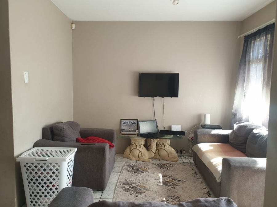 To Let 2 Bedroom Property for Rent in Florida Gauteng