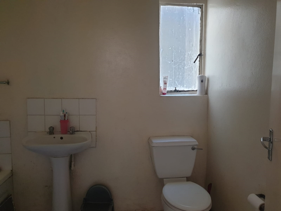 To Let 2 Bedroom Property for Rent in Florida Gauteng