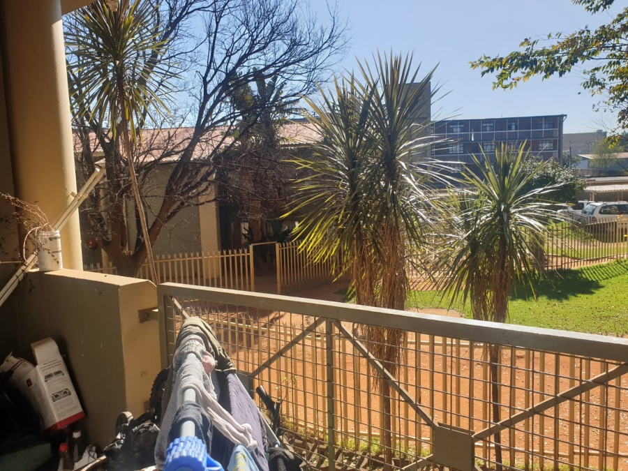 To Let 2 Bedroom Property for Rent in Florida Gauteng
