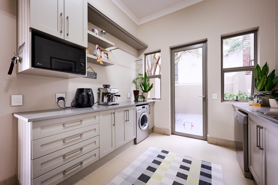 4 Bedroom Property for Sale in Waterfall Country Estate Gauteng