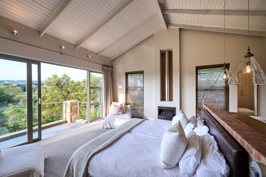 4 Bedroom Property for Sale in Waterfall Country Estate Gauteng