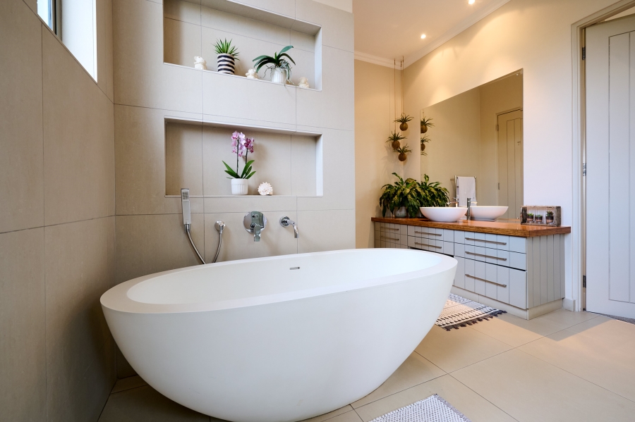 4 Bedroom Property for Sale in Waterfall Country Estate Gauteng