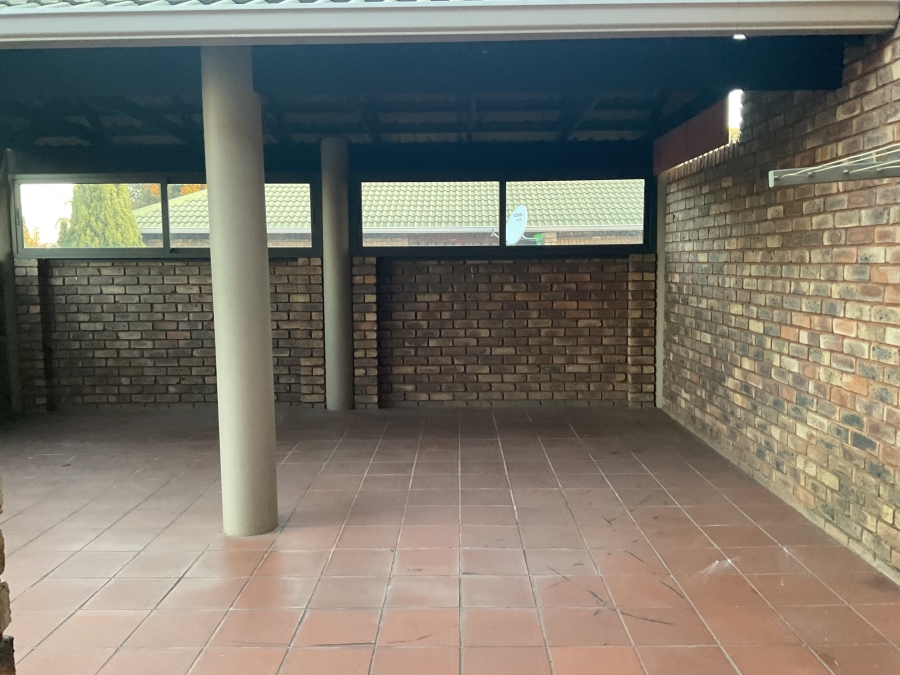 3 Bedroom Property for Sale in Villieria Gauteng