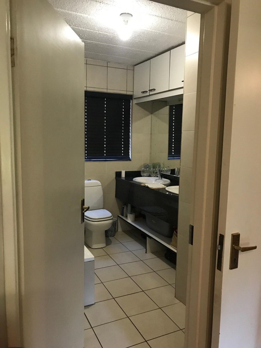 1 Bedroom Property for Sale in Melrose North Gauteng