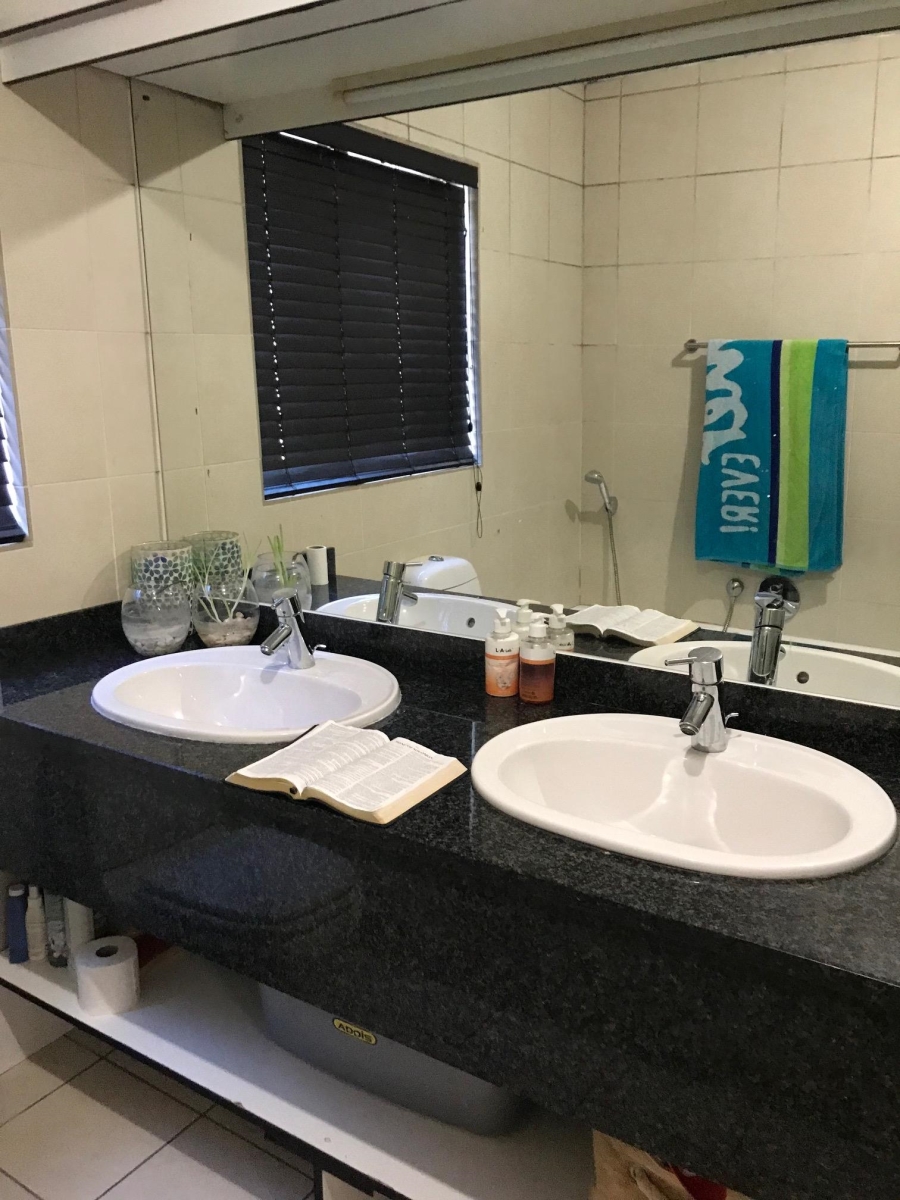 1 Bedroom Property for Sale in Melrose North Gauteng