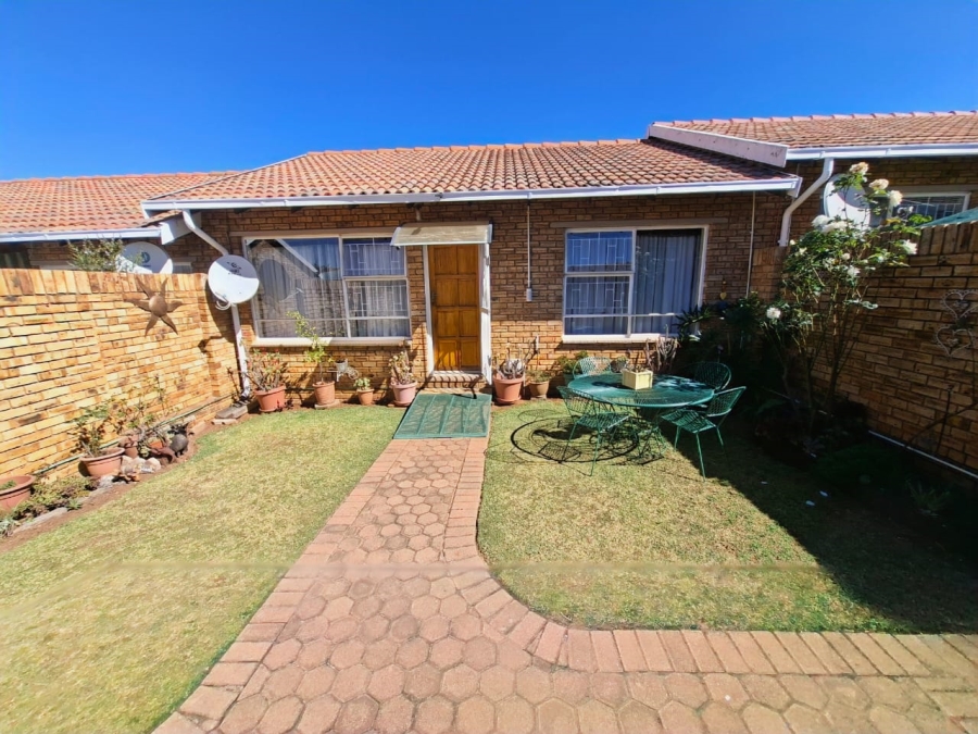 2 Bedroom Property for Sale in Quellerie Park Gauteng