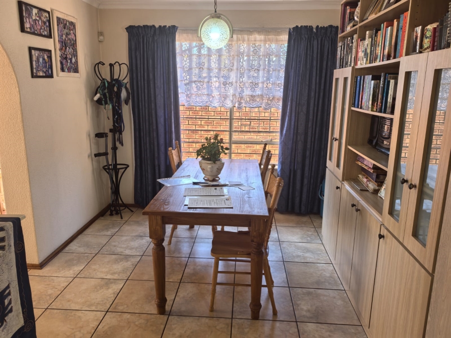 3 Bedroom Property for Sale in Roodekrans Gauteng