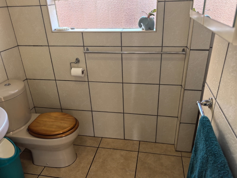 3 Bedroom Property for Sale in Roodekrans Gauteng