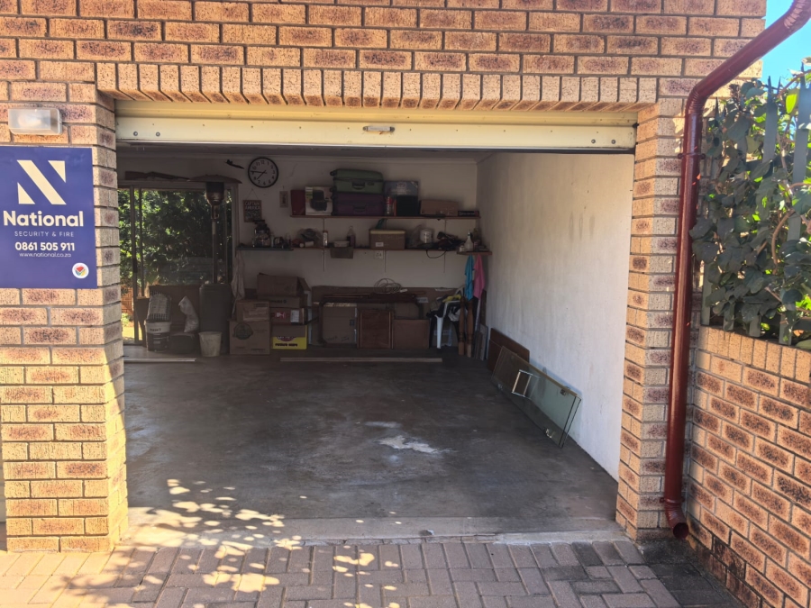 3 Bedroom Property for Sale in Roodekrans Gauteng