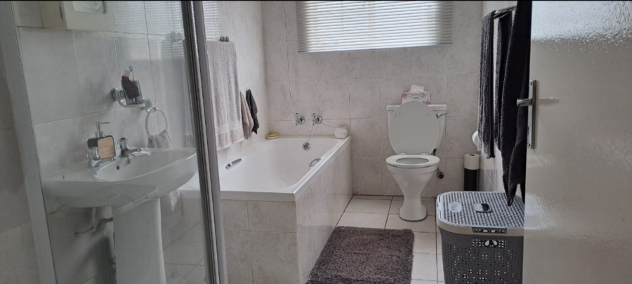 3 Bedroom Property for Sale in South Crest Gauteng