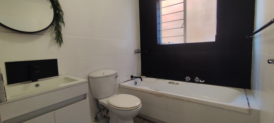 To Let 2 Bedroom Property for Rent in Sundowner Gauteng
