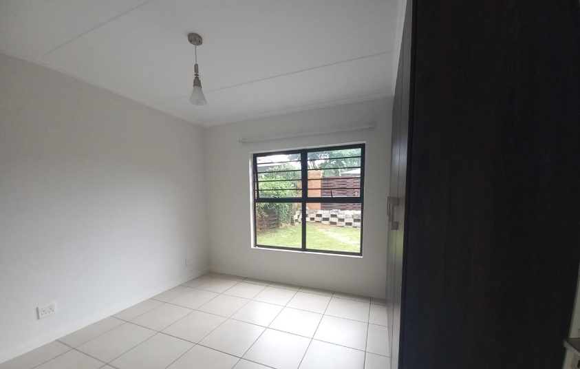 To Let 3 Bedroom Property for Rent in Olivedale Gauteng