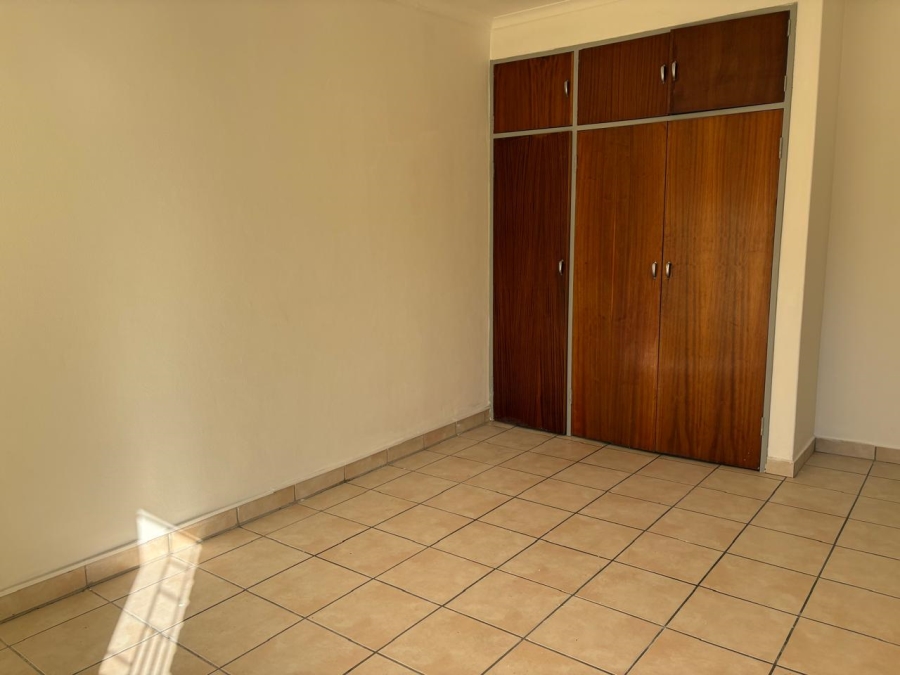 To Let 3 Bedroom Property for Rent in Kilner Park Gauteng