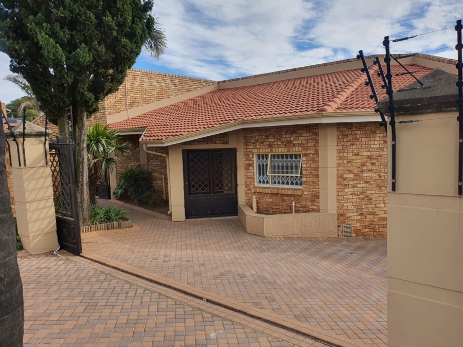 4 Bedroom Property for Sale in Noordheuwel Gauteng