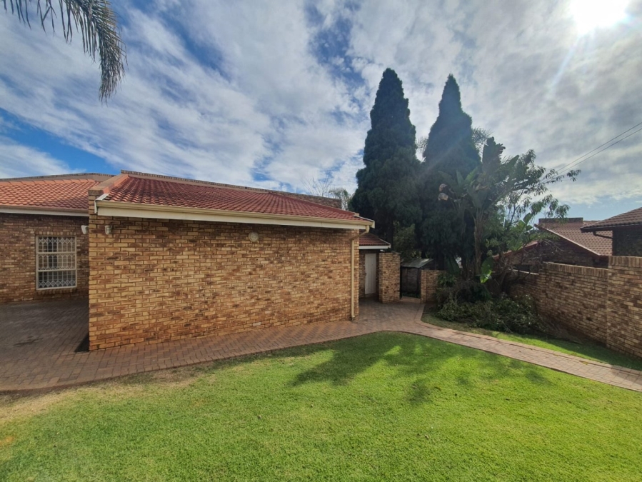 4 Bedroom Property for Sale in Noordheuwel Gauteng