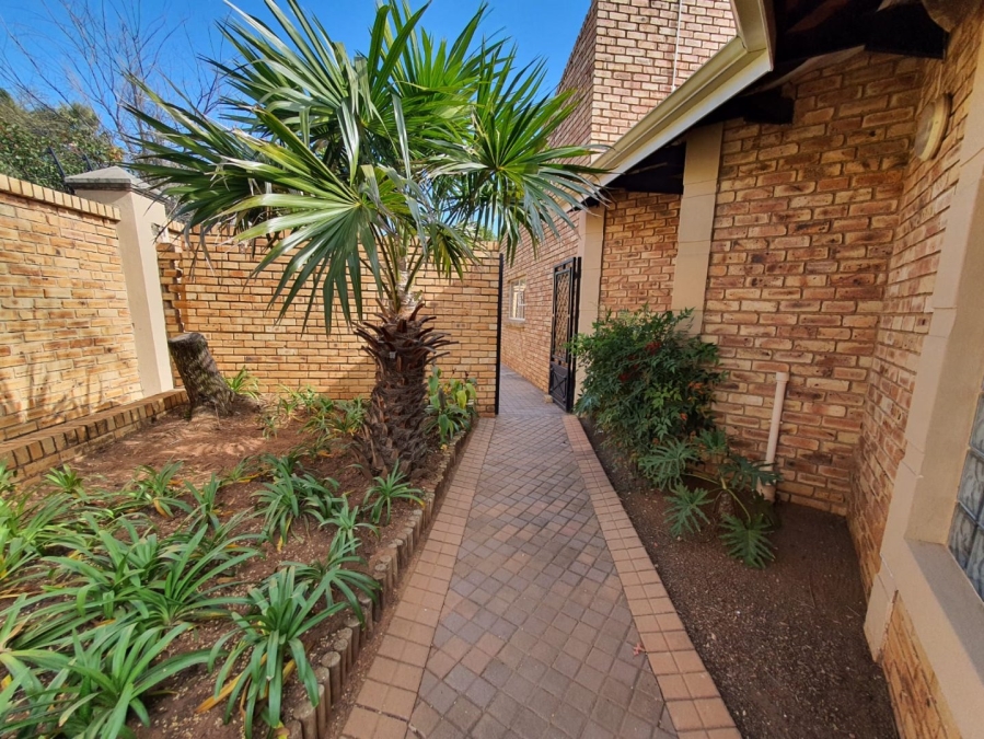 4 Bedroom Property for Sale in Noordheuwel Gauteng