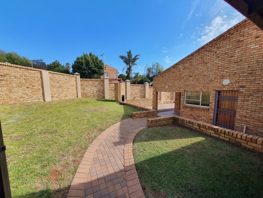 4 Bedroom Property for Sale in Noordheuwel Gauteng