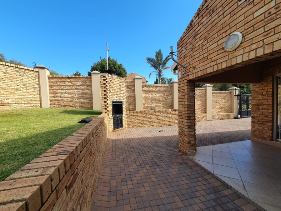 4 Bedroom Property for Sale in Noordheuwel Gauteng