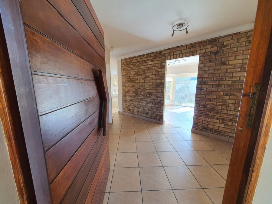 4 Bedroom Property for Sale in Noordheuwel Gauteng