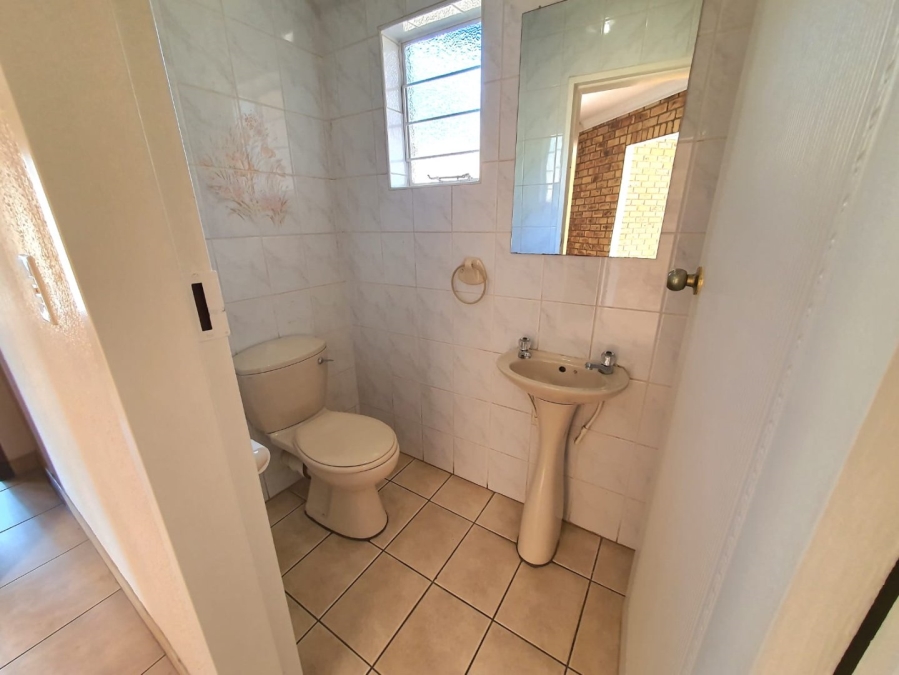 4 Bedroom Property for Sale in Noordheuwel Gauteng
