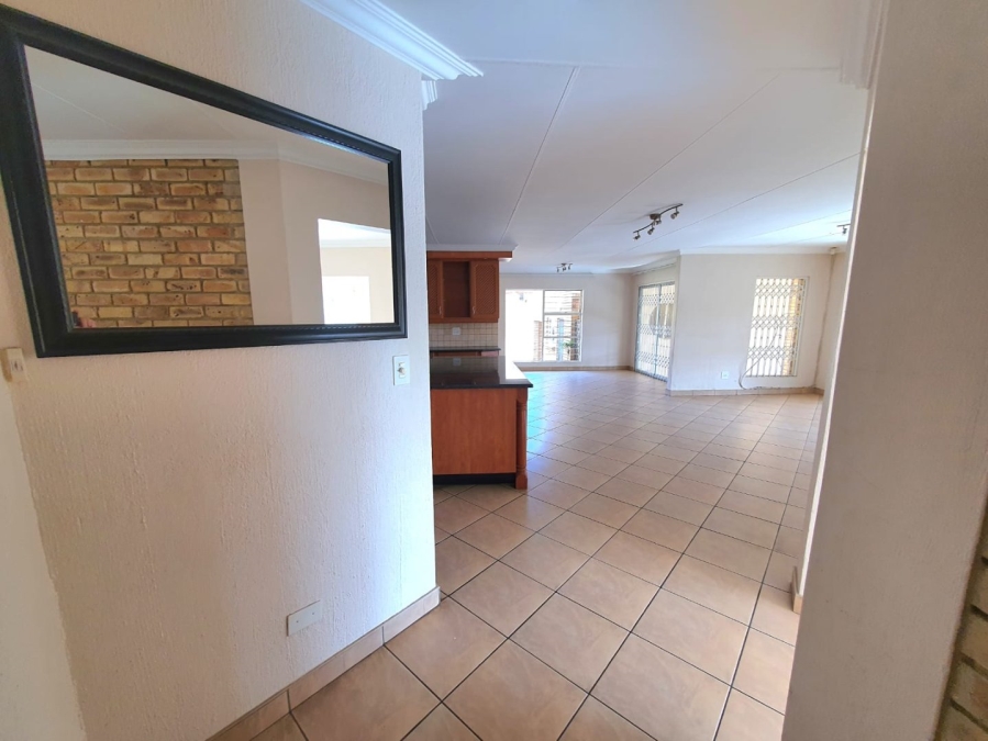 4 Bedroom Property for Sale in Noordheuwel Gauteng