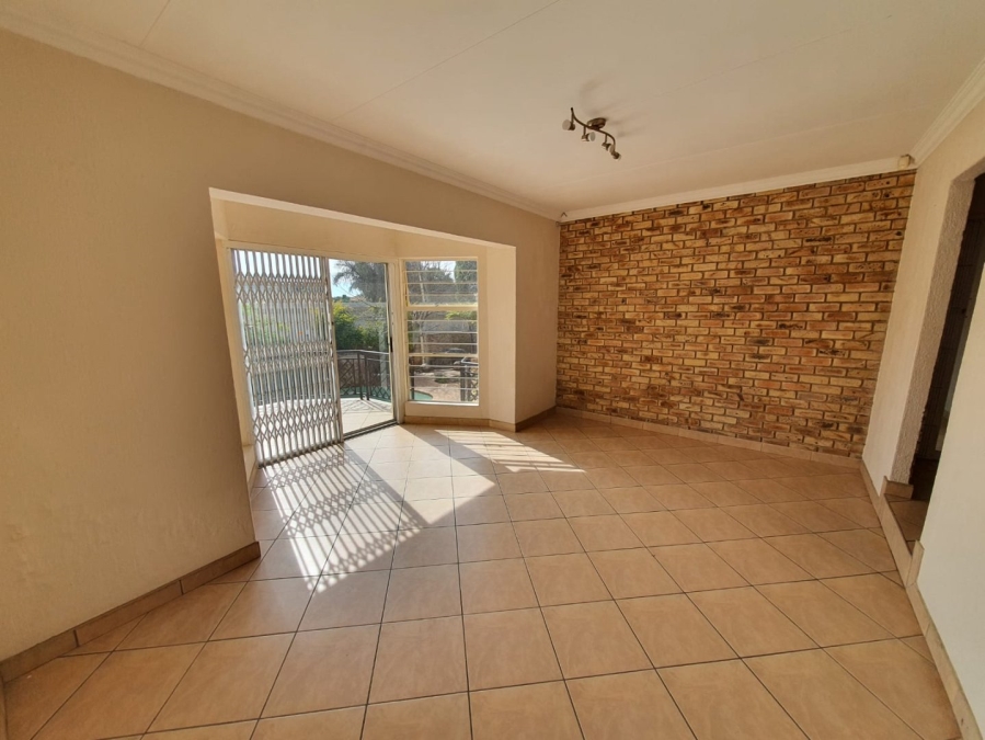 4 Bedroom Property for Sale in Noordheuwel Gauteng