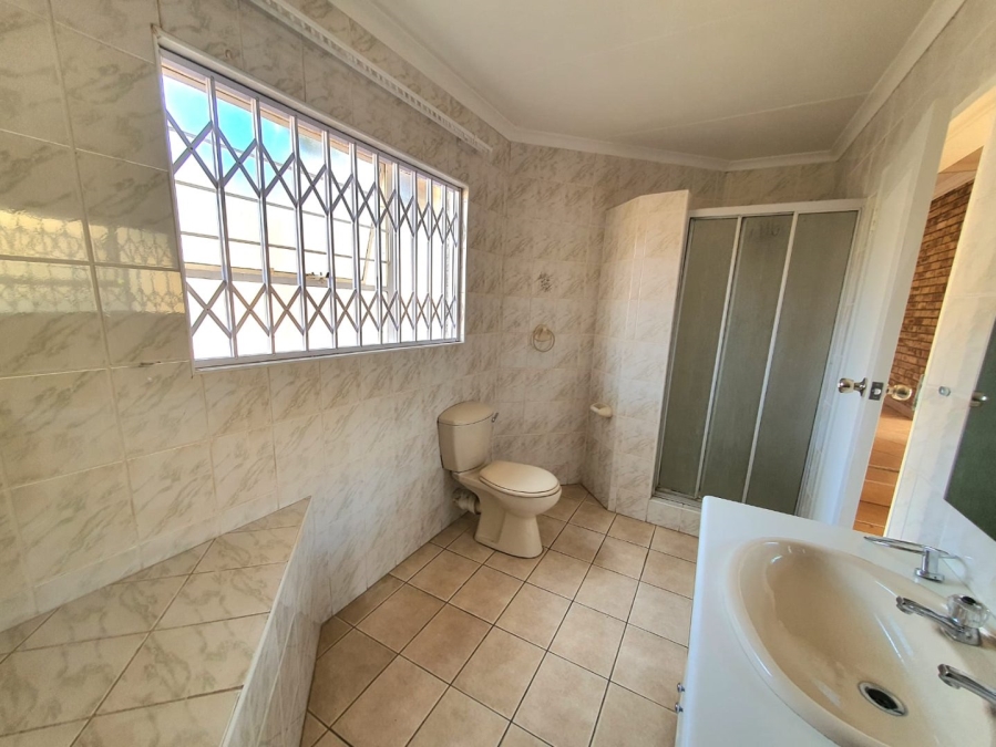 4 Bedroom Property for Sale in Noordheuwel Gauteng