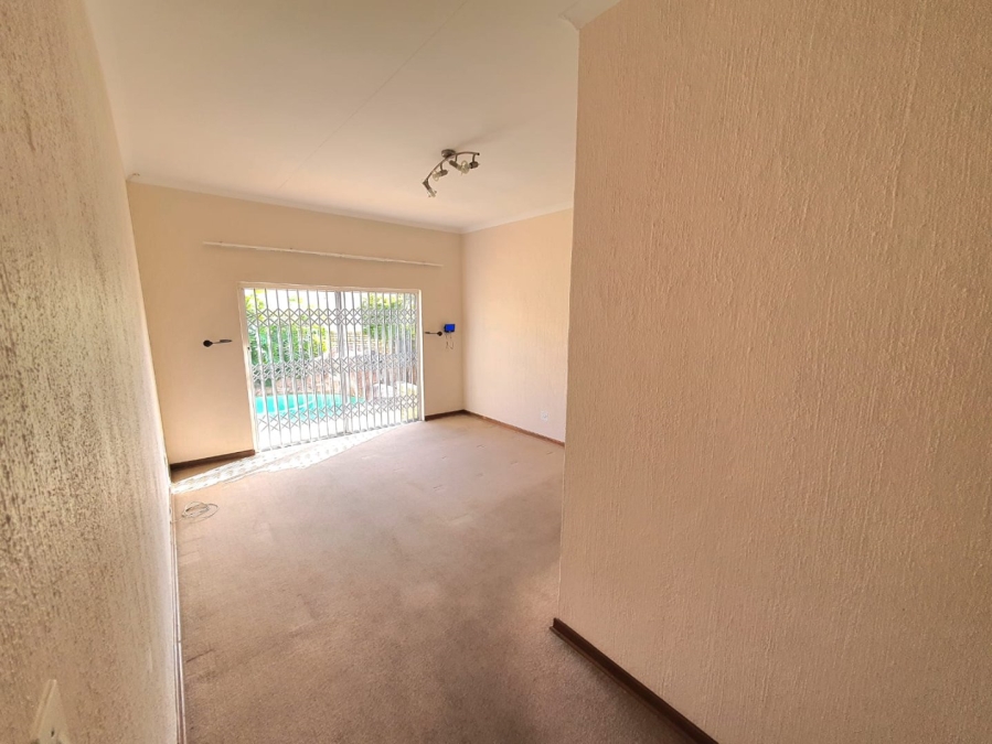 4 Bedroom Property for Sale in Noordheuwel Gauteng