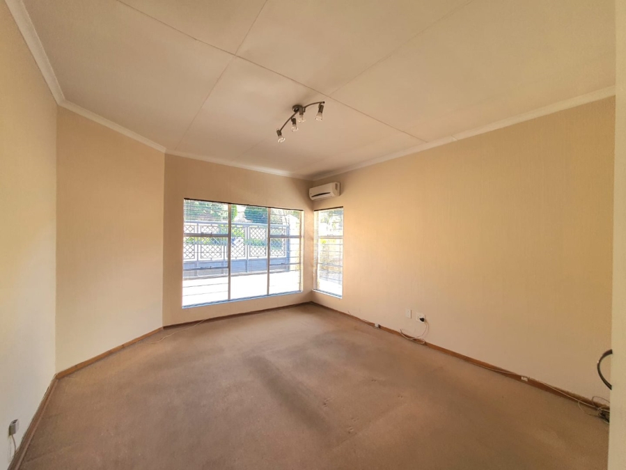 4 Bedroom Property for Sale in Noordheuwel Gauteng
