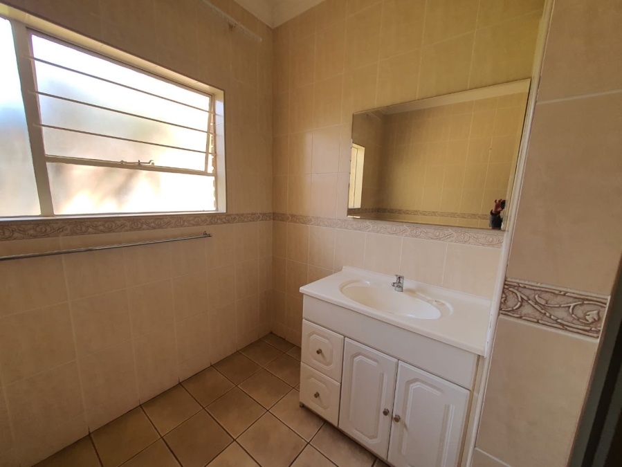 4 Bedroom Property for Sale in Noordheuwel Gauteng