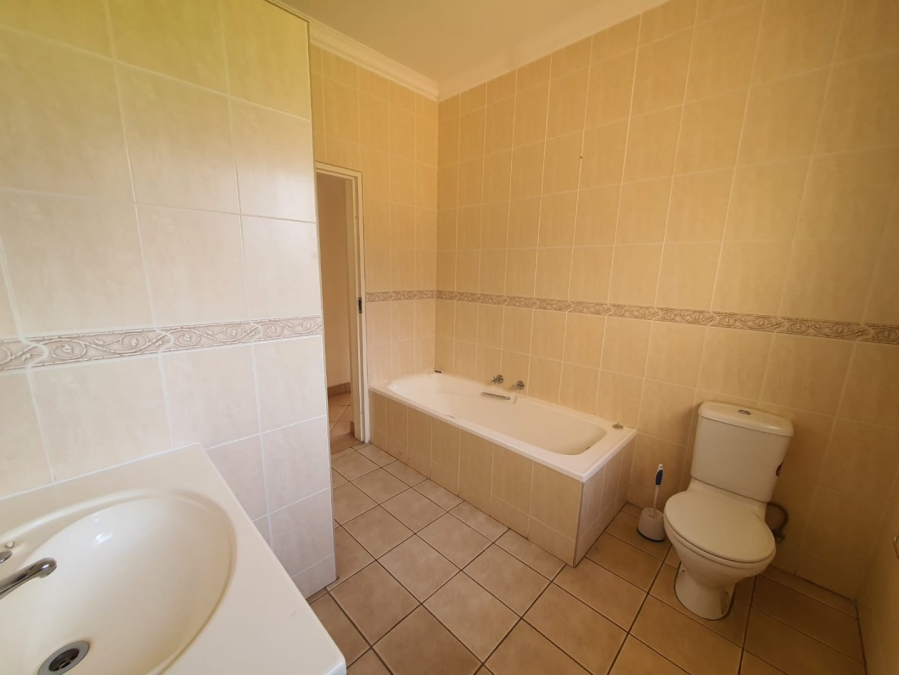 4 Bedroom Property for Sale in Noordheuwel Gauteng